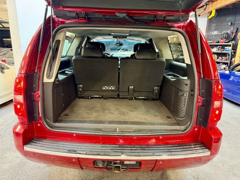 Used 2014 Chevrolet Suburban LTZ image 23