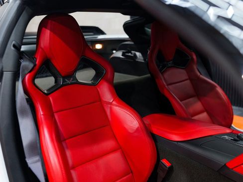 Used 2016 Chevrolet Corvette Z06 w/ Z07 Performance Package RWD image 40