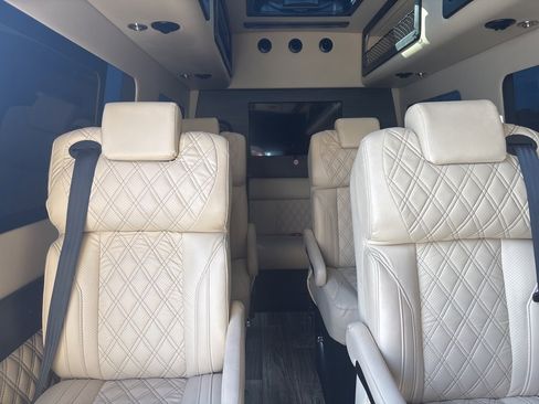 Used 2024 Mercedes-Benz Sprinter 3500 image 35