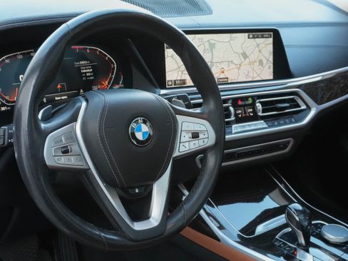 Used 2020 BMW X7 xDrive40i w/ Cold Weather Package AWD/4WD image 9