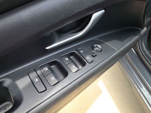 Used 2024 Hyundai Elantra SEL FWD image 13