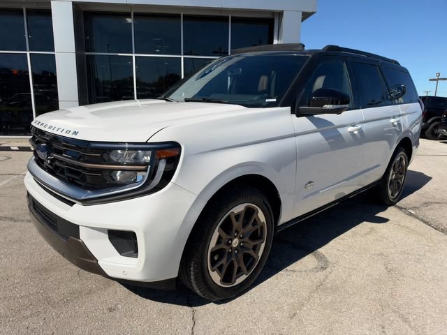 Used 2026 Ford Expedition King Ranch AWD/4WD image 3