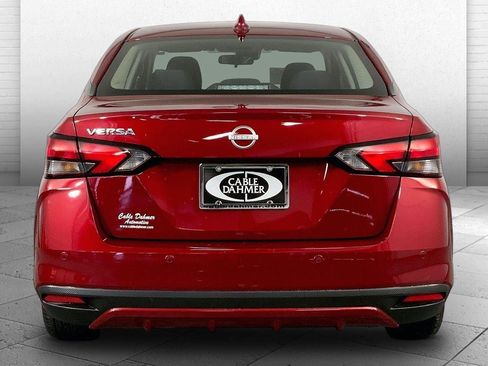 Used 2025 Nissan Versa SV FWD image 3
