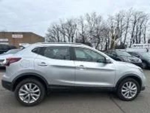 Used 2022 Nissan Rogue Sport SV AWD/4WD image 4