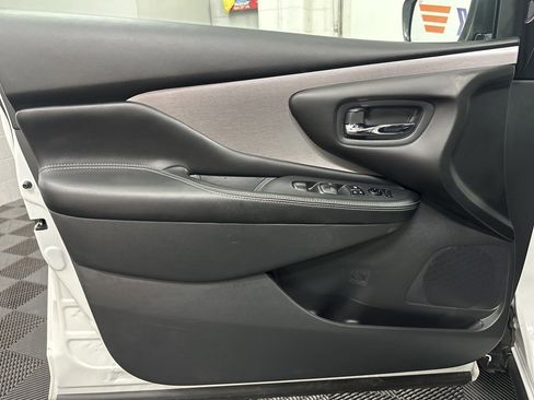 Used 2024 Nissan Murano SV w/ SV Midnight Edition Package image 17