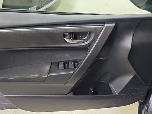 Used 2019 Toyota Corolla LE image 19