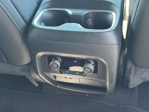 Used 2025 Buick Enclave Preferred FWD image 24