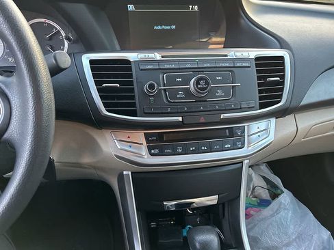 Used 2013 Honda Accord LX image 19