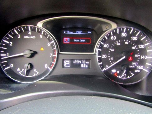 Used 2014 Nissan Pathfinder SV AWD/4WD image 9