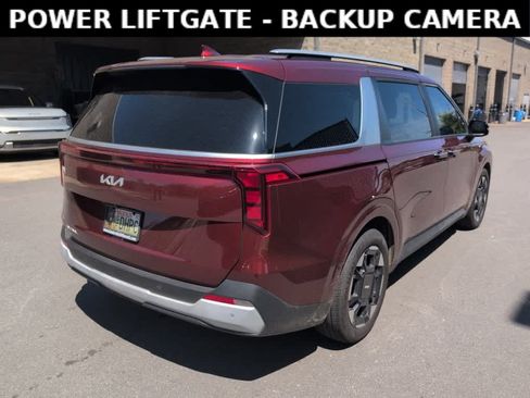 Used 2025 Kia Carnival EX FWD image 4