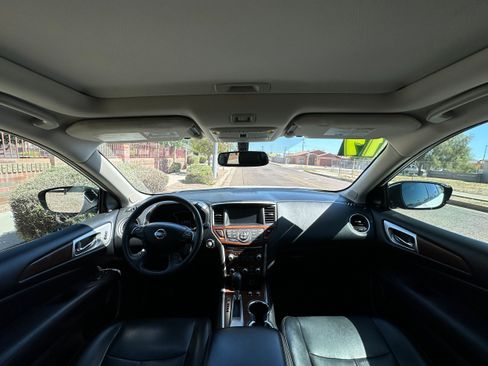 Used 2017 Nissan Pathfinder Platinum FWD image 13