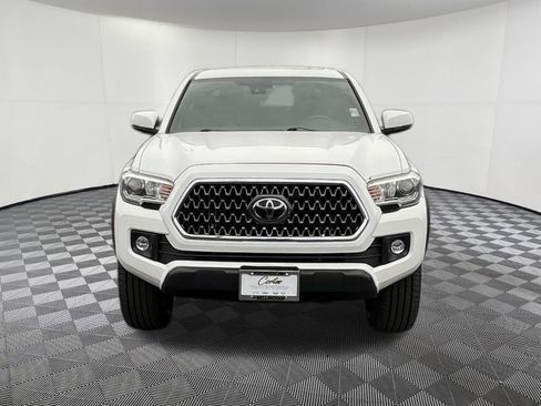 Used 2018 Toyota Tacoma TRD Off-Road image 2