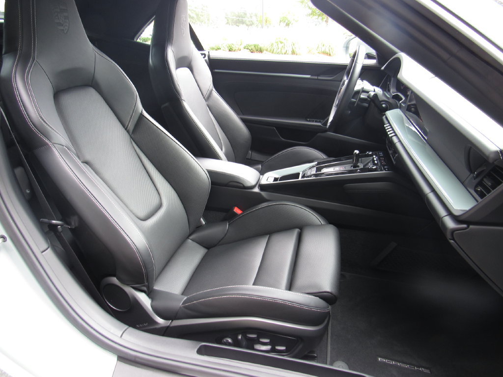 Certified 2025 Porsche 911 Carrera RWD image 23