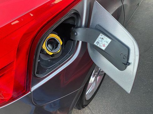 Used 2014 Ford Focus SE w/ SE Winter Package image 25