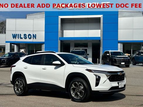 New 2026 Chevrolet Trax LT FWD image 1