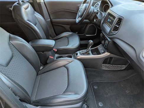 Used 2019 Jeep Compass Latitude image 29