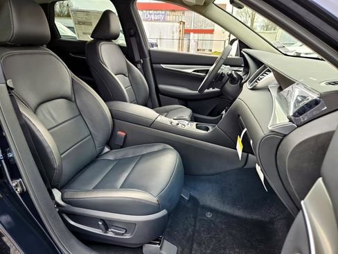 New 2025 INFINITI QX50 Luxe image 17