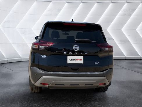 Used 2021 Nissan Rogue SV FWD image 3