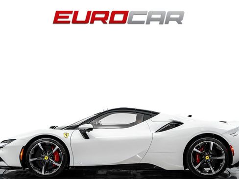 Used 2024 Ferrari SF90 Spider AWD/4WD image 3
