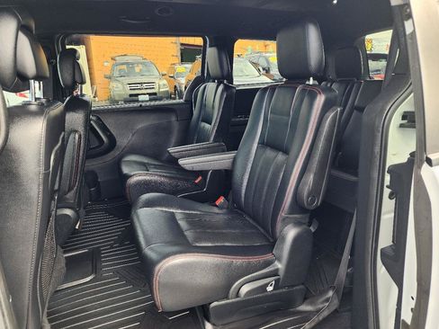 Used 2018 Dodge Grand Caravan GT FWD image 20