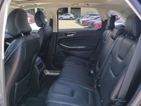 Used 2019 Ford Edge Titanium w/ Equipment Group 301A AWD/4WD image 12