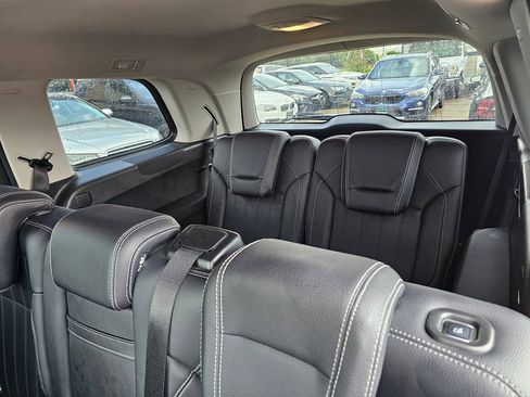 Used 2016 Mercedes-Benz GL 450 4MATIC w/ Premium I Package image 11