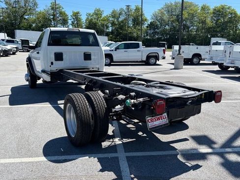New 2026 RAM 5500 Tradesman w/ Chrome Appearance Group AWD/4WD image 4