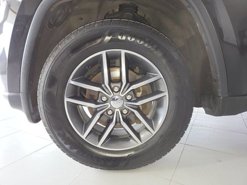 Used 2018 Jeep Grand Cherokee Limited AWD/4WD image 12
