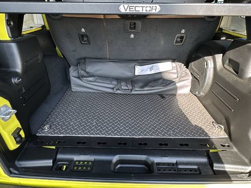 Used 2023 Jeep Wrangler Unlimited Rubicon w/ Xtreme 35 Tire Package AWD/4WD image 23