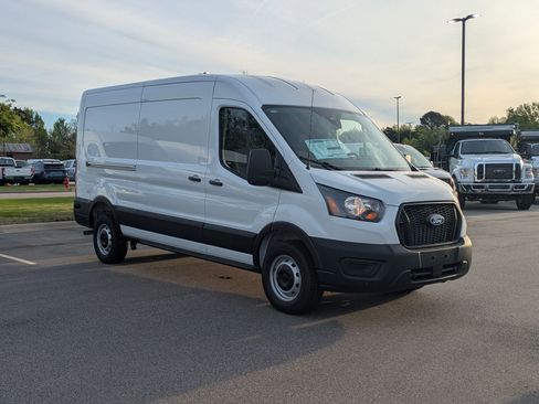 New 2026 Ford Transit 250 148 Medium Roof RWD image 2
