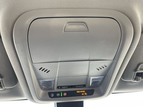 Used 2024 Chevrolet Equinox LT image 49