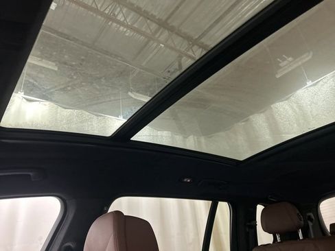 Used 2024 BMW X7 xDrive40i w/ M Sport Package image 19