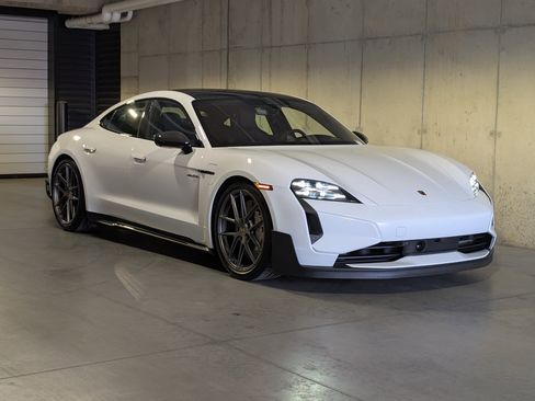 New 2026 Porsche Taycan Turbo GT image 9