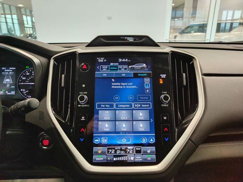 Used 2024 Subaru Ascent Limited w/ Technology Package image 14