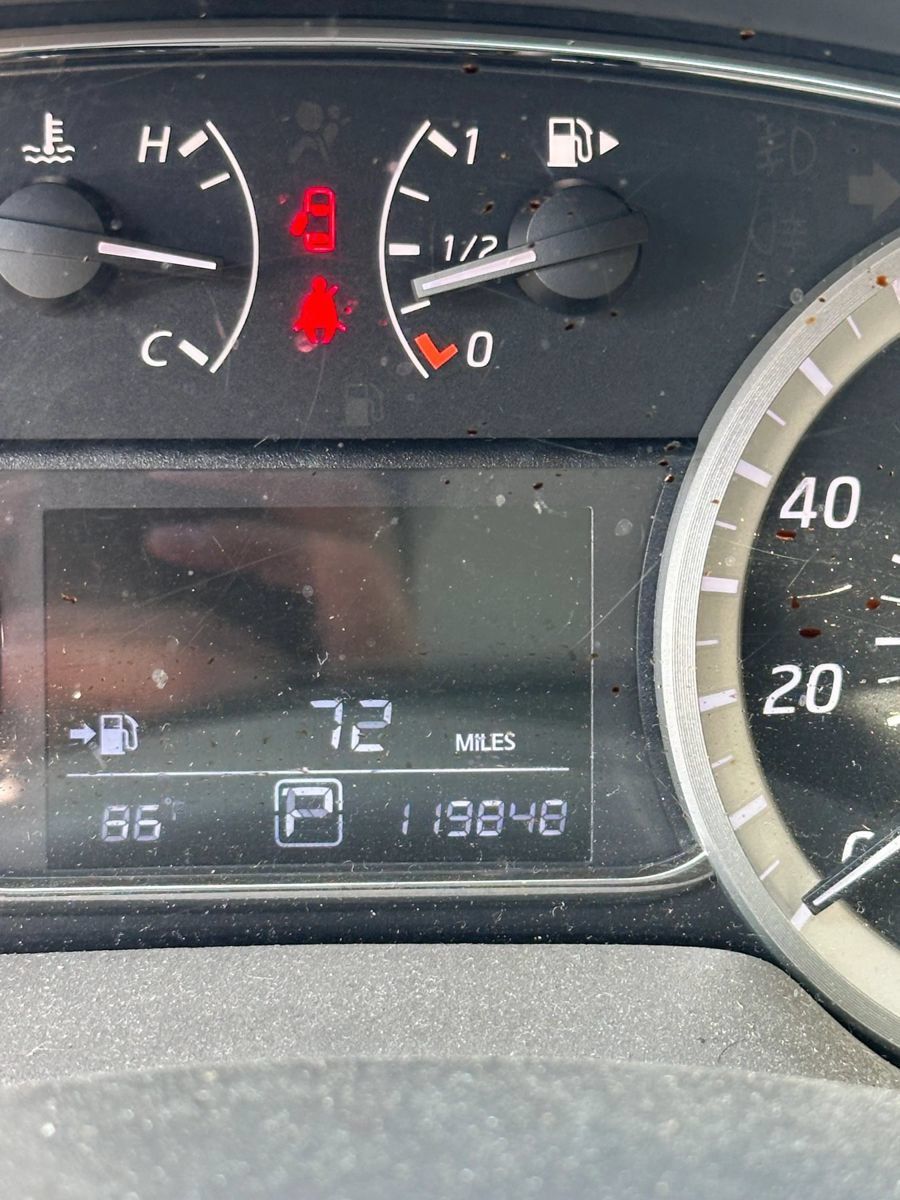 Used 2014 Nissan Sentra SV w/ SV Driver Package FWD image 11