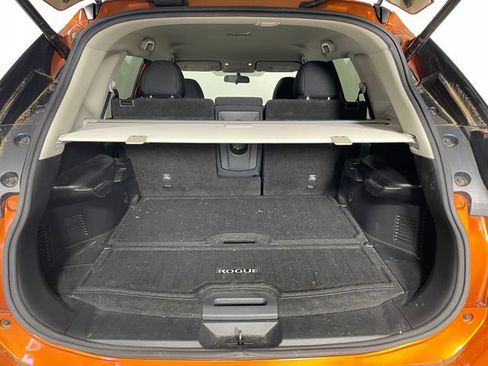 Used 2018 Nissan Rogue SV w/ Premium Package AWD/4WD image 12