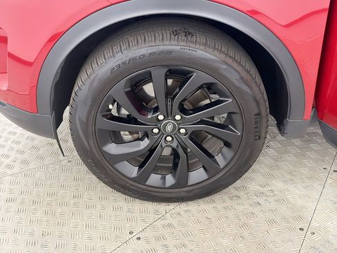 Used 2020 Land Rover Discovery Sport SE image 11