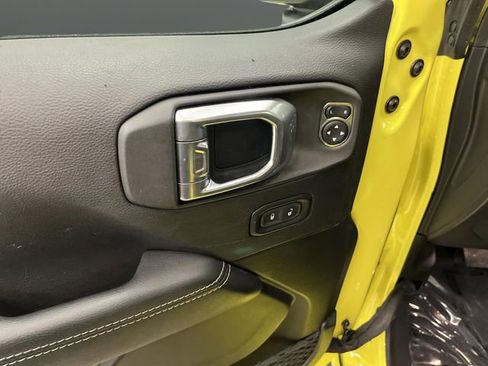 Used 2023 Jeep Wrangler Unlimited Sahara w/ Cold Weather Group image 28