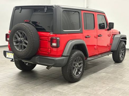 Used 2025 Jeep Wrangler Unlimited Sport AWD/4WD image 2
