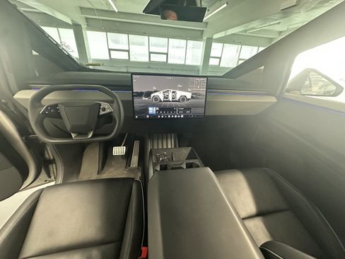 Used 2025 Tesla Cybertruck Cyberbeast AWD/4WD image 4