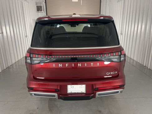 Certified 2025 INFINITI QX80 Sensory image 5