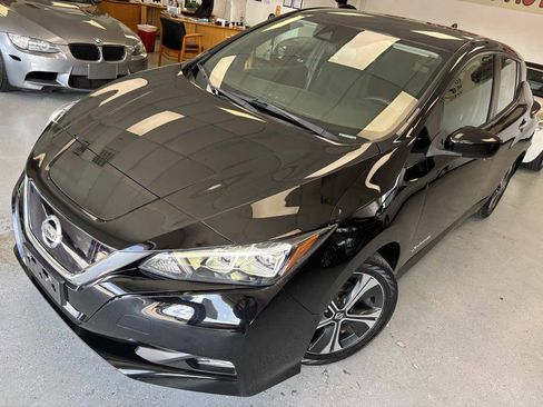 Used 2018 Nissan Leaf SV w/ SV Technology Package image 6