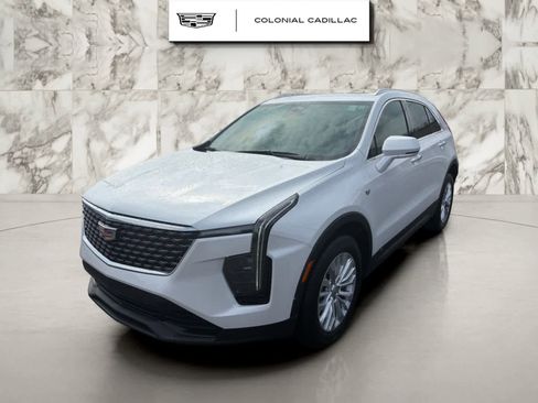 Used 2024 Cadillac XT4 Luxury w/ Cold Weather Package AWD/4WD image 1