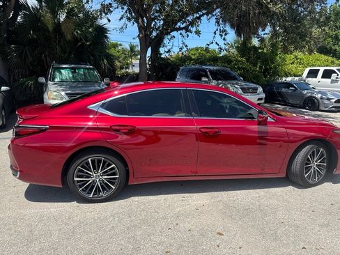 Certified 2025 Lexus ES 300h w/ Premium Package FWD image 8
