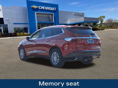 Used 2024 Buick Enclave Premium image 6