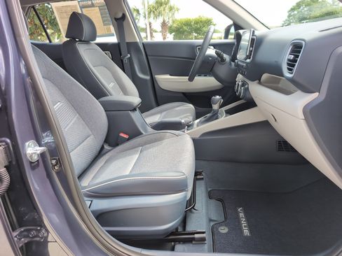 Used 2026 Hyundai Venue SEL FWD image 31
