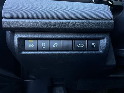 Used 2025 Toyota Camry LE image 21