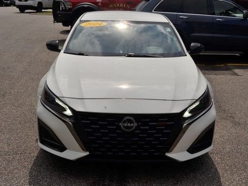 Used 2024 Nissan Altima 2.5 SR FWD image 3