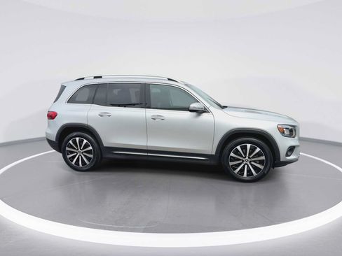 Used 2022 Mercedes-Benz GLB 250 4MATIC image 9