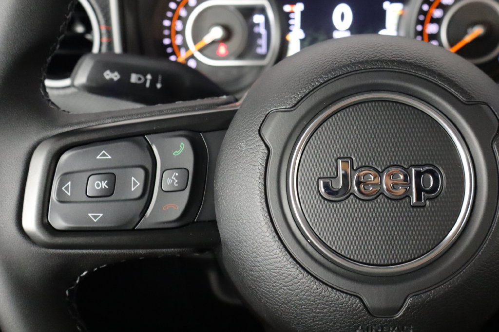 New 2026 Jeep Gladiator Rubicon w/ Steel Bumper Group AWD/4WD image 8